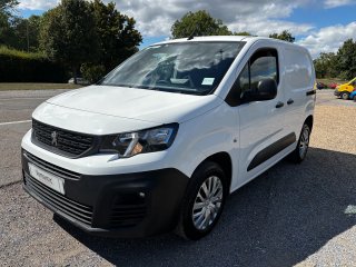 /photos/9691/0e60f86e-1264-6b82-2033-599c43b336c5_i320x240.jpg