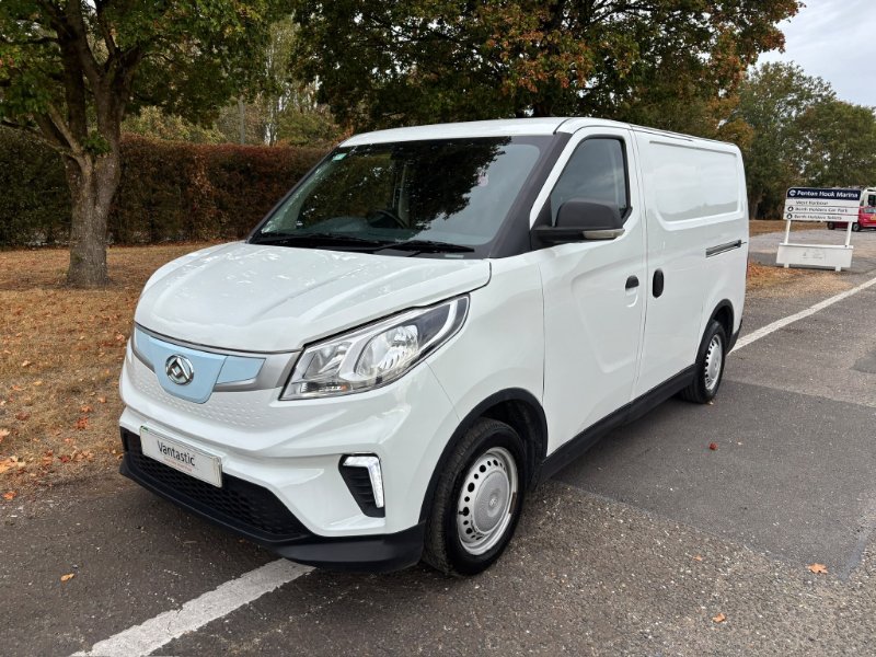 White 2022 Maxus eDeliver 3 50.23kWh Panel Van 5dr Electric Auto FWD L1 122 ps APPLE CAR PLAY A/C in Chertsey